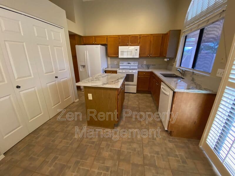 Gilbert House: 788 S Martinique Drive