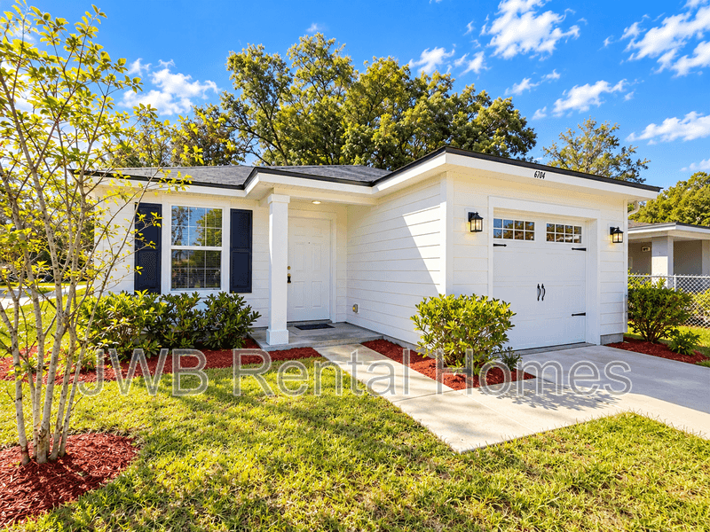 Jacksonville House: 6704 Elwood Ave