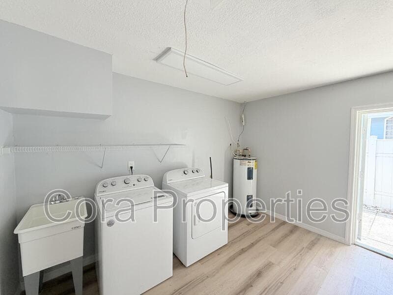 Winter Haven House: 825 Avenue Y Northwest