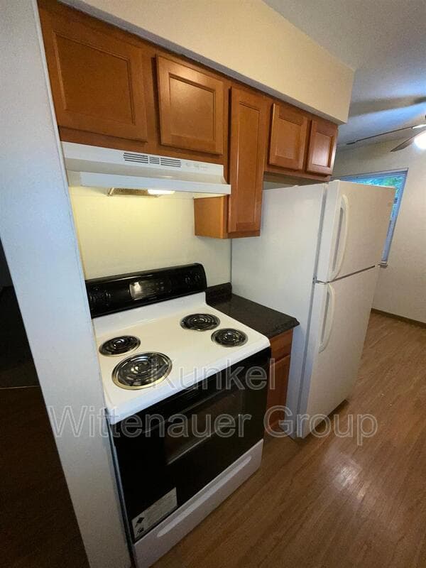 Swansea Condo: 1811-4 Jamestown Road