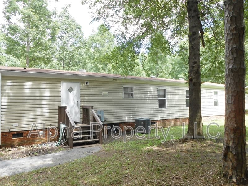 Spartanburg House: 1301 Carolina Country Club Road