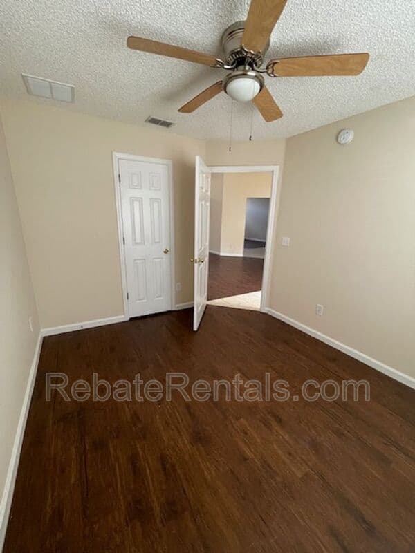 Jacksonville House: 5009 Grand Lakes Drive
