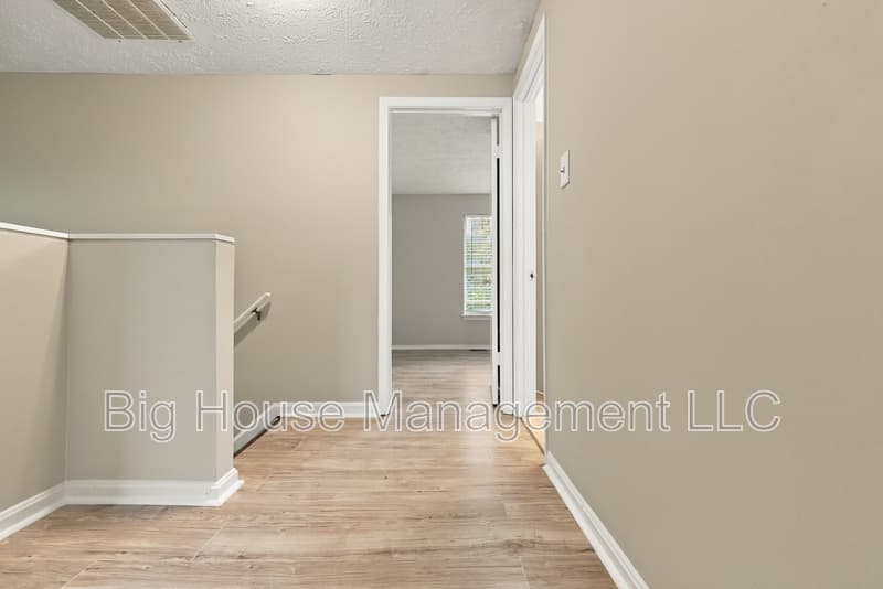 Waldorf Townhome: 1554 Pin Oak Dr