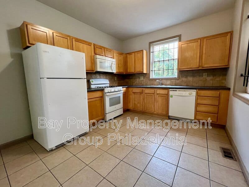 Philadelphia House: 2154 N Carlisle St