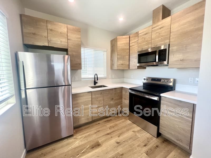 San Diego Condo: 3315 Clairemont Mesa Boulevard - 4