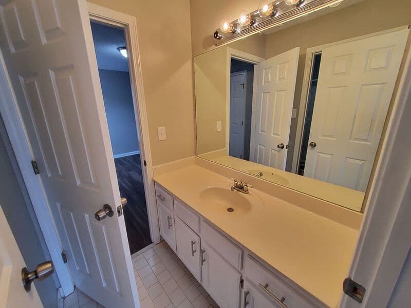 Cordova House: 647 S Sanga Rd