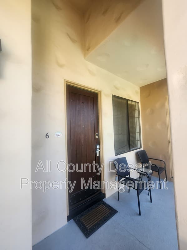 La Quinta Condo: 50650 Santa Rosa Plaza