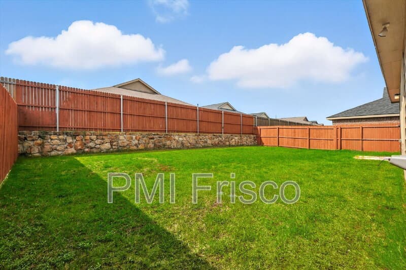 Hutchins House: 1653 Bluffview Dr