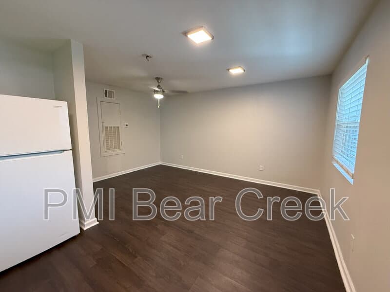 Houston Condo: 1824 Thonig Road