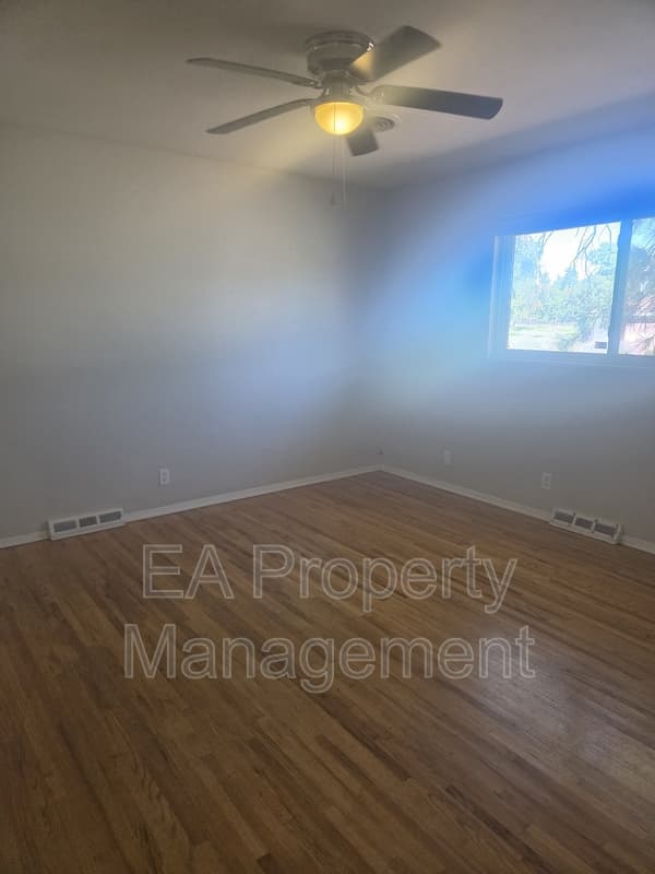 Albuquerque House: 5808 Pojoaque Rd NE