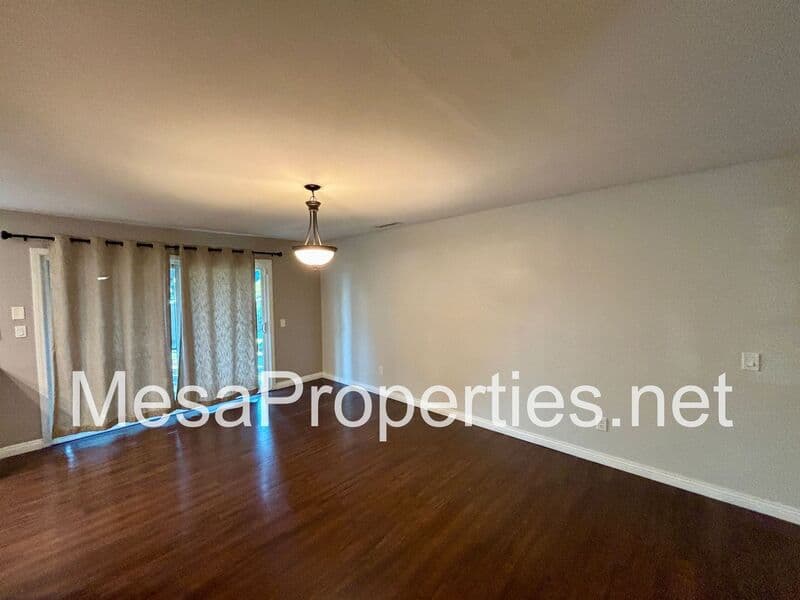 Upland House: 197 Spinnaker Way