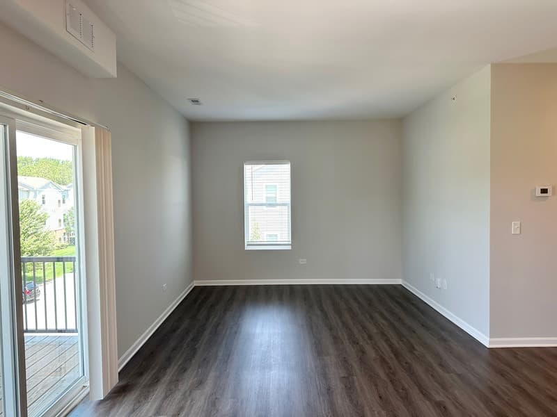 East Dundee Condo: 855 E Main St