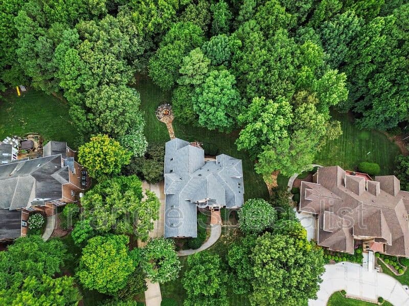 Raleigh House: 6121 Carlyle Drive