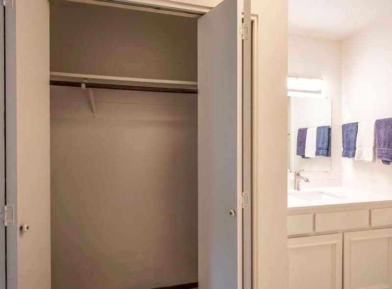 Mill Valley Condo: 555 Seaver Dr