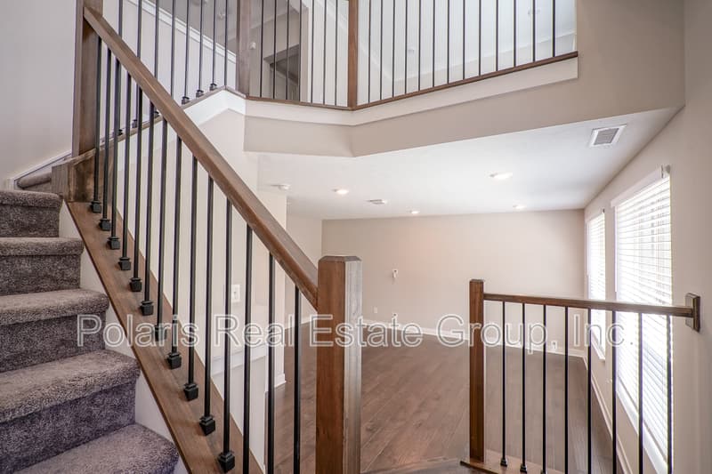 Fishers Condo: 8239 Bostic Dr