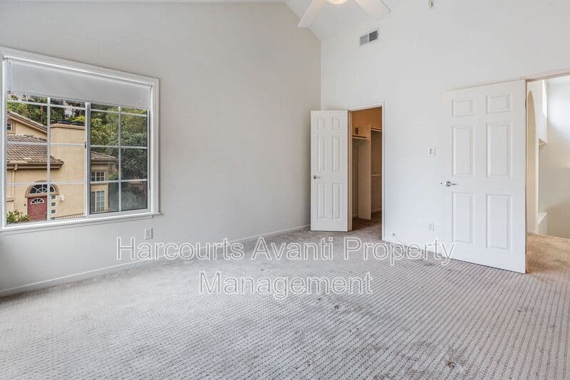 San Diego Condo: 12507 El Camino Real