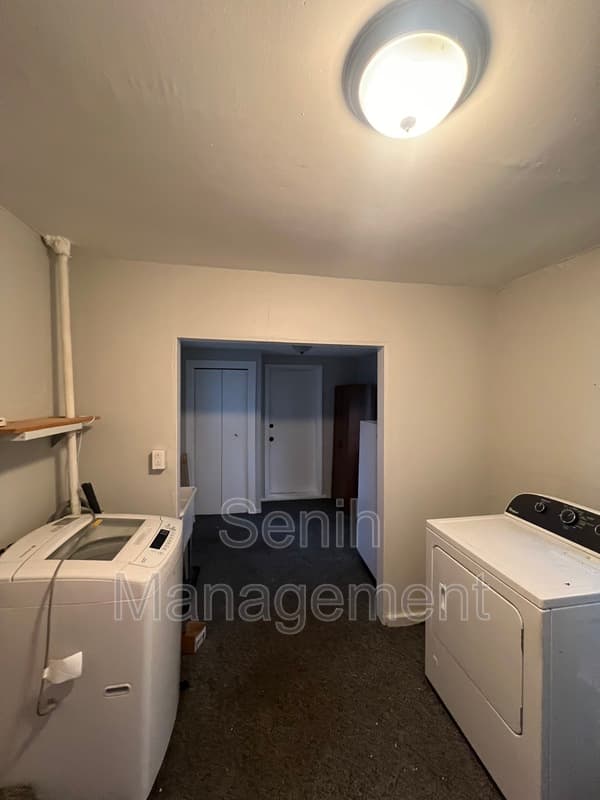 Westland House: 8046 Beatrice