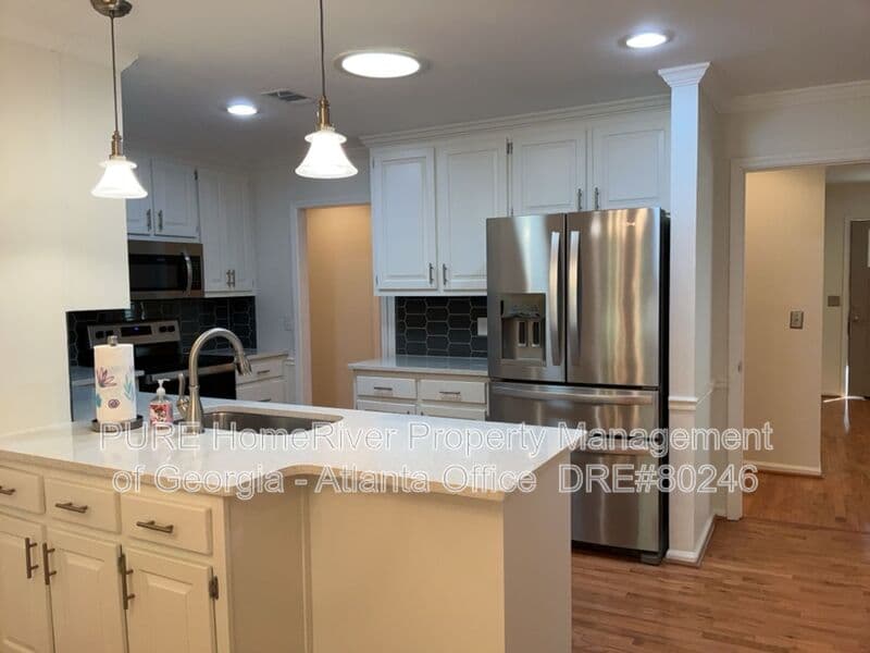Alpharetta House: 8031 Henderson Ct