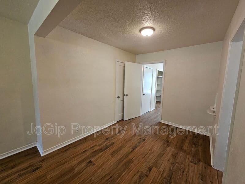 Dallas Condo: 6540 Hollis Ave