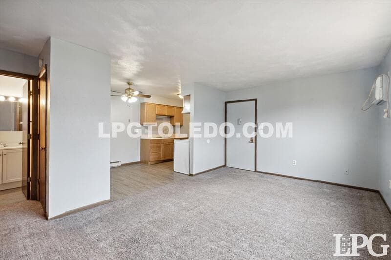 Toledo Apartment: 6016 Secor Rd