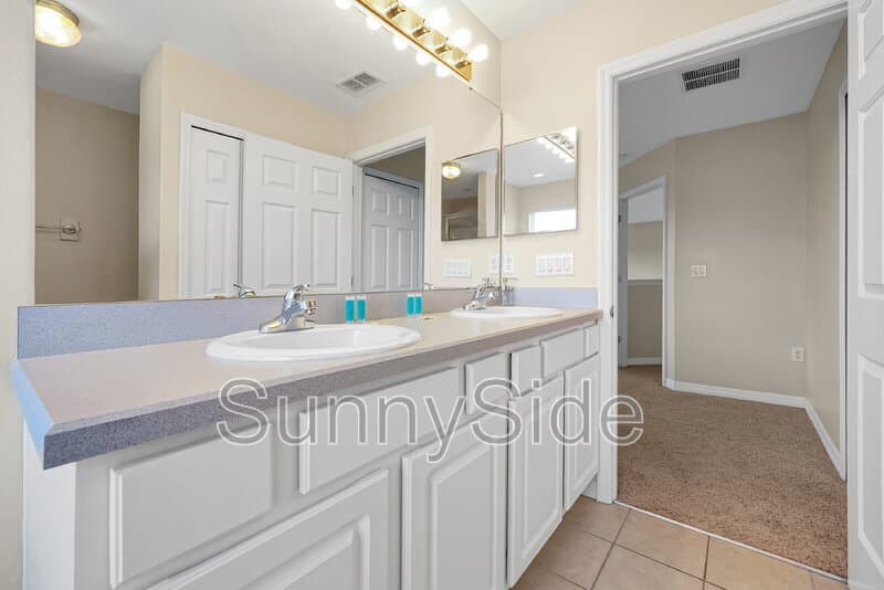 Davenport House: 441 Robin Rd