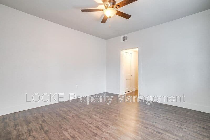 Fort Worth House: 1411 6th Avenue