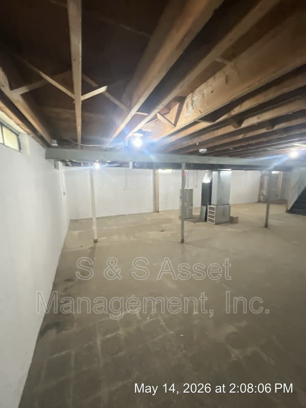 Lansing House: 4106 Stillwell Avenue