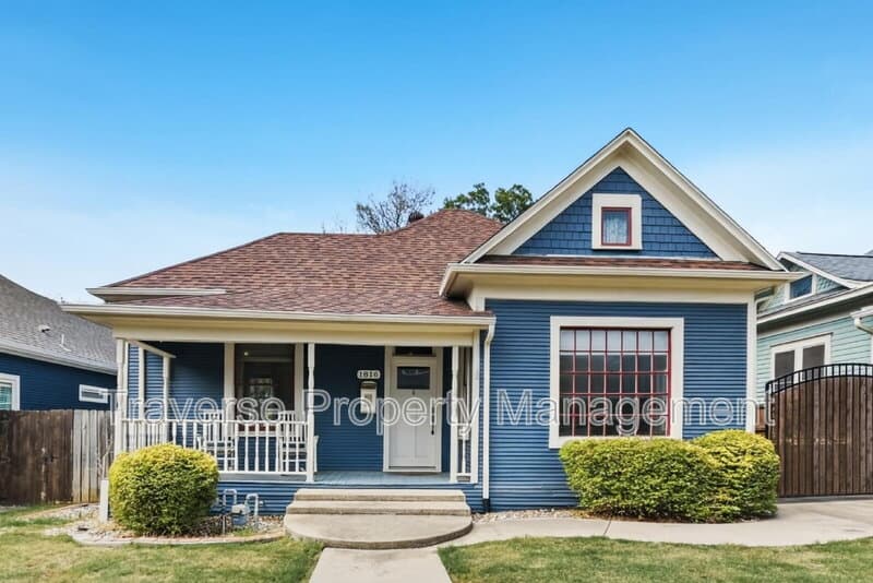 Fort Worth House: 1816 Washington Ave