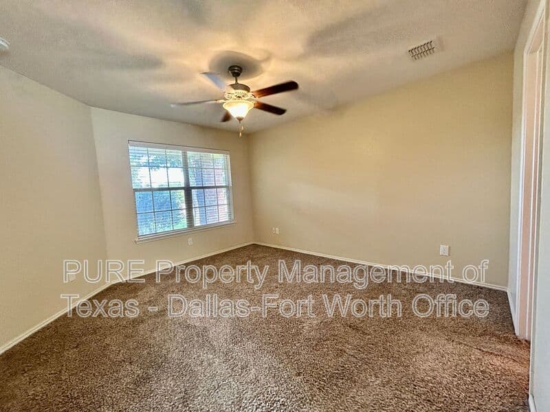 Haslet House: 809 San Miguel Trl