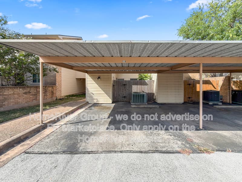 Austin Townhome: 8400 Jamestown Dr