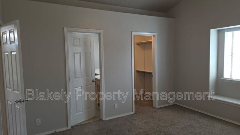 Nampa House: 72 N. Pleasant Hill Dr.