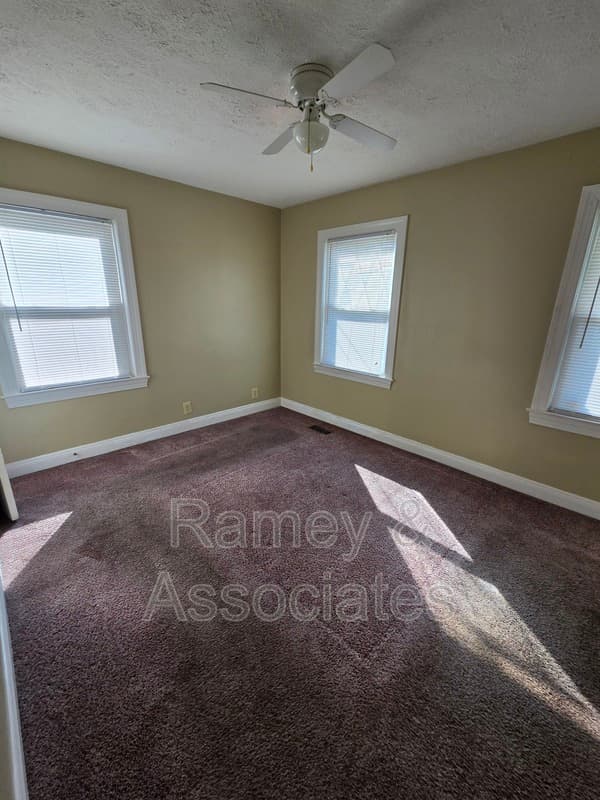 Louisville House: 1091 Bicknell Ave