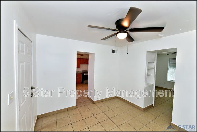 El Paso Condo: 1908B Olive Ave !!