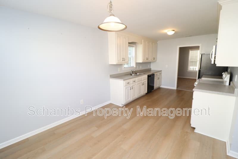 Clayton House: 410 Whitehall Ct