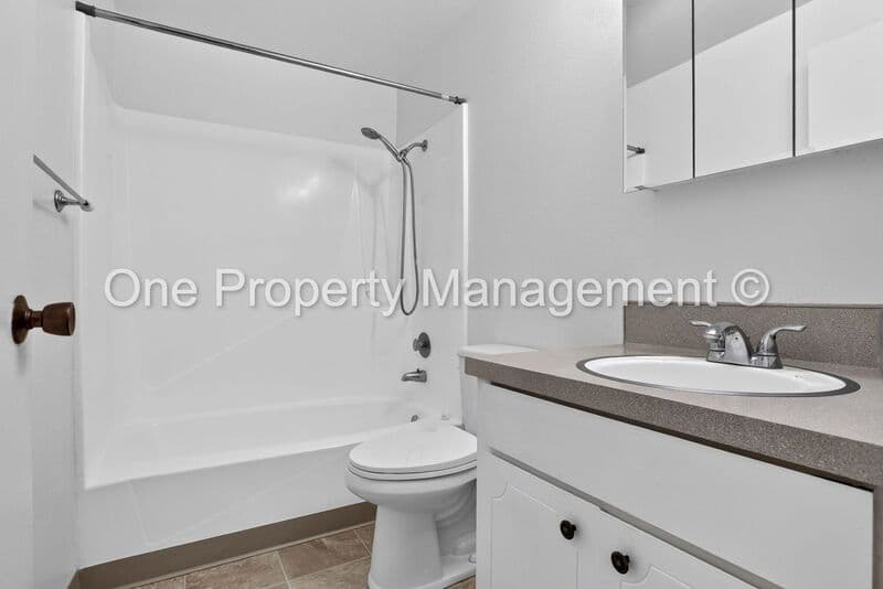 Vancouver House: 3738 NE 45th St