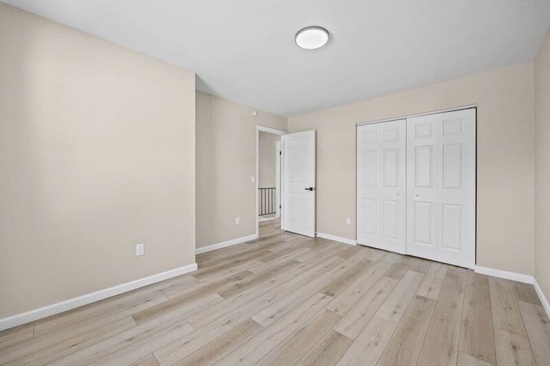 Bloomfield Apartment: 14 Elm Street