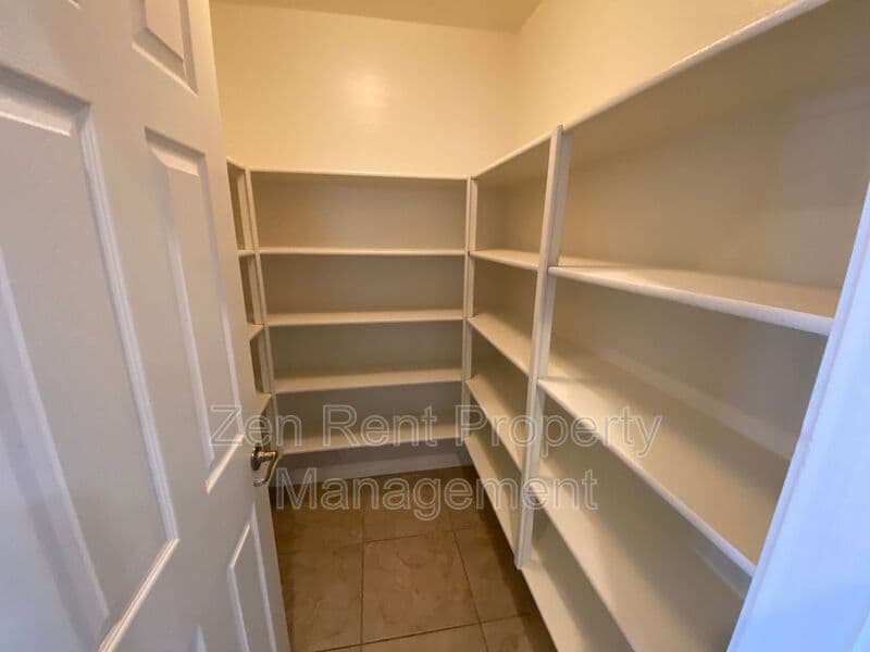 Maricopa House: 36971 W Oliveto Ave