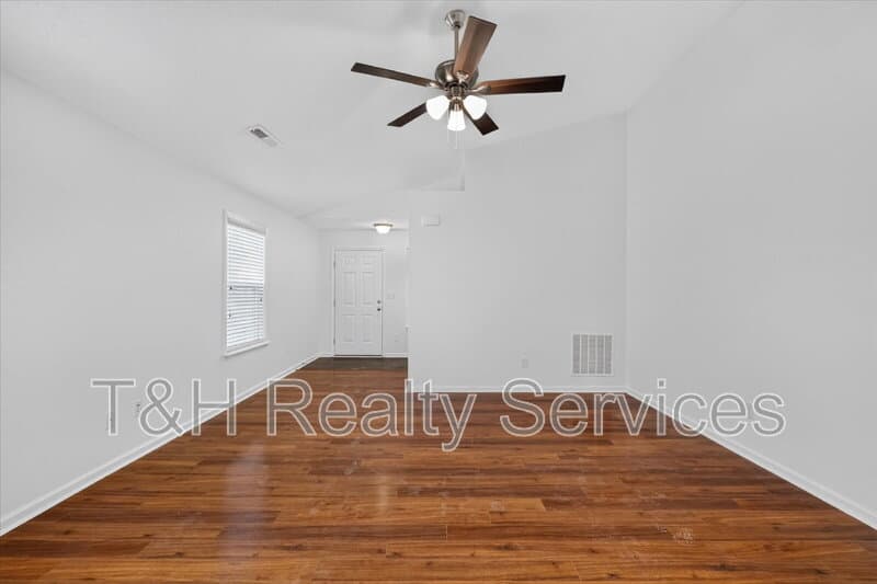 Whitestown House: 5771 White Pine Road