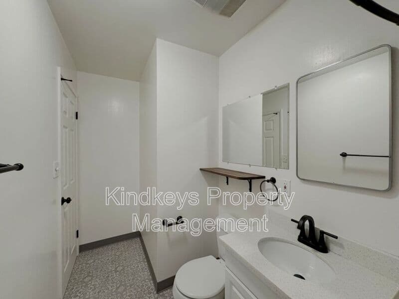 San Diego Condo: 3934 Third Ave