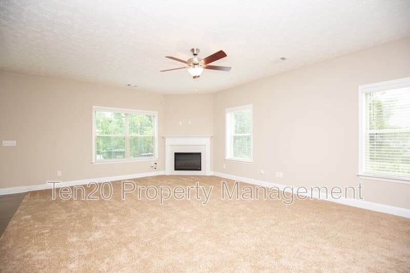 Columbus House: 6061 Townes Way