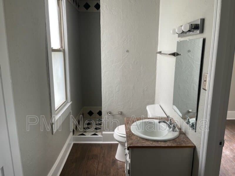 Decatur House: 1310 9th Ave SE