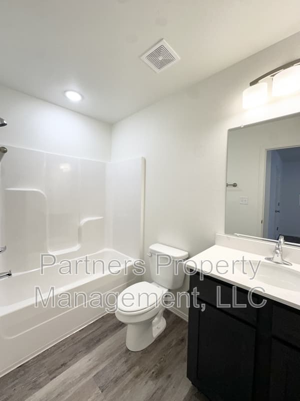 Fayetteville Condo: 821 South Benchmark Lane - 2