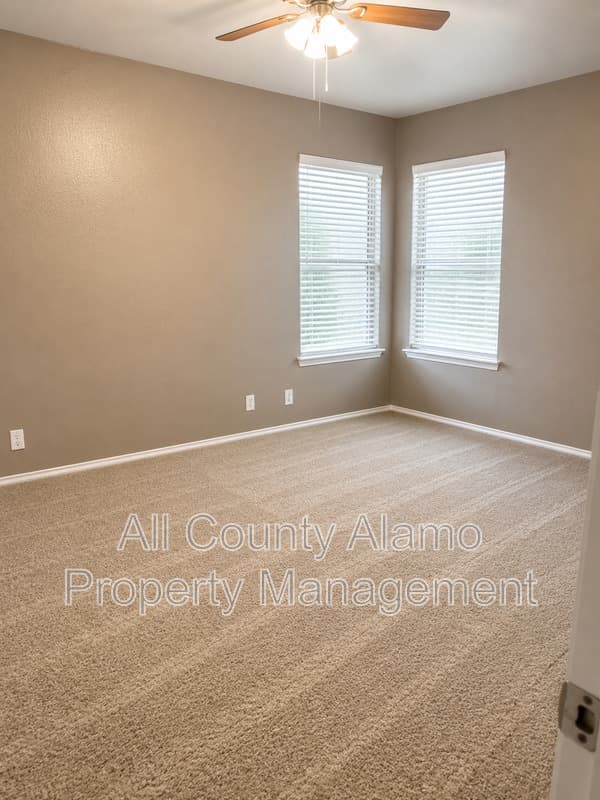 Selma House: 9006 Pinseeker