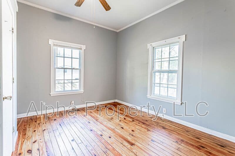 Greenville House: 32 Allen St