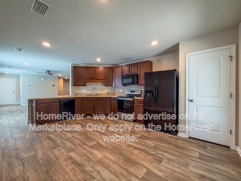 Freeport House: 639 Earl Godwin Rd