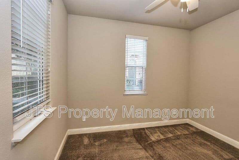 Orangevale House: 9041 Crescenda Lane