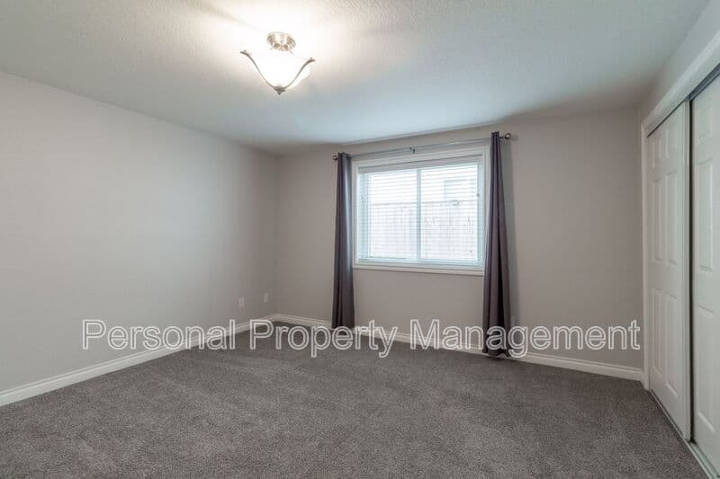 Vancouver House: 13906 NE 52nd Street