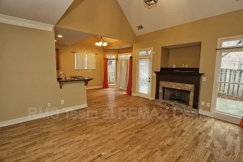 Atlanta House: 1360 Eastgate Ct SE