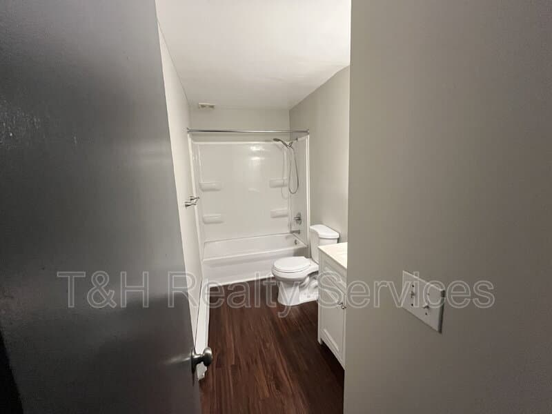 Noblesville Condo: 1152 Evans Avenue