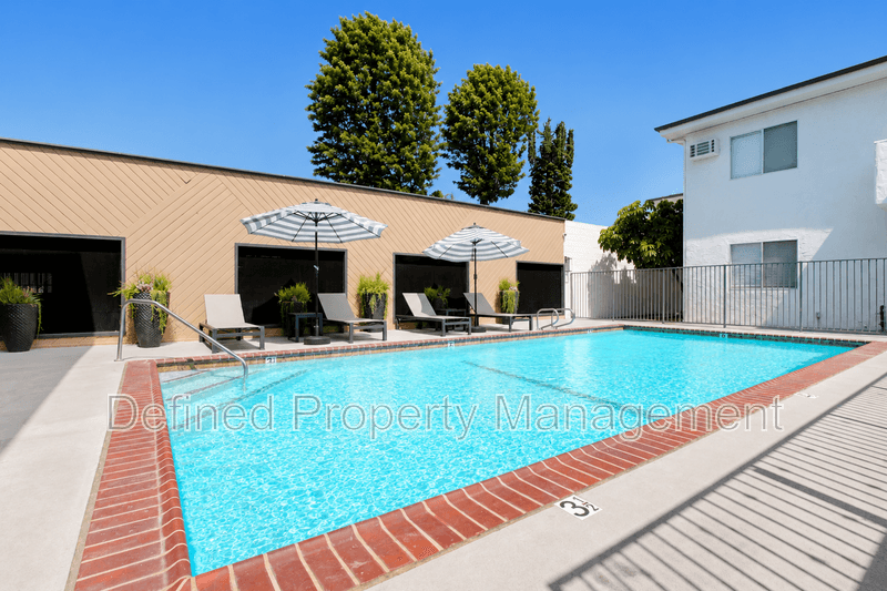 Tarzana Condo: 5931 Reseda Blvd. 119